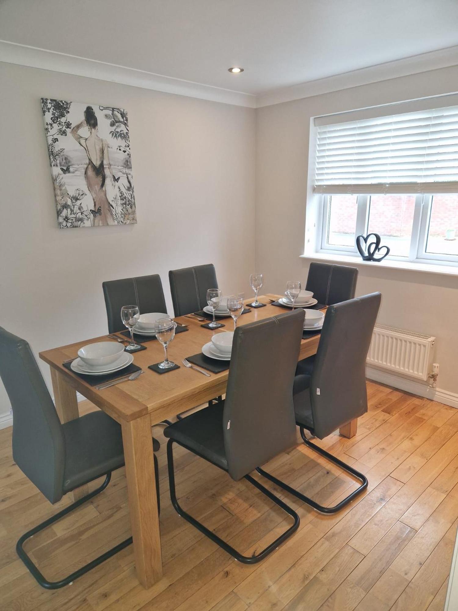 Hereford - Finch House - Modern 4 Bedroom House Located In South Hereford, Dog Friendly With Nearby Countryside, Pool Table, Sleeps Up To 10 Guests - Hosted By Rentmyhouse 외부 사진