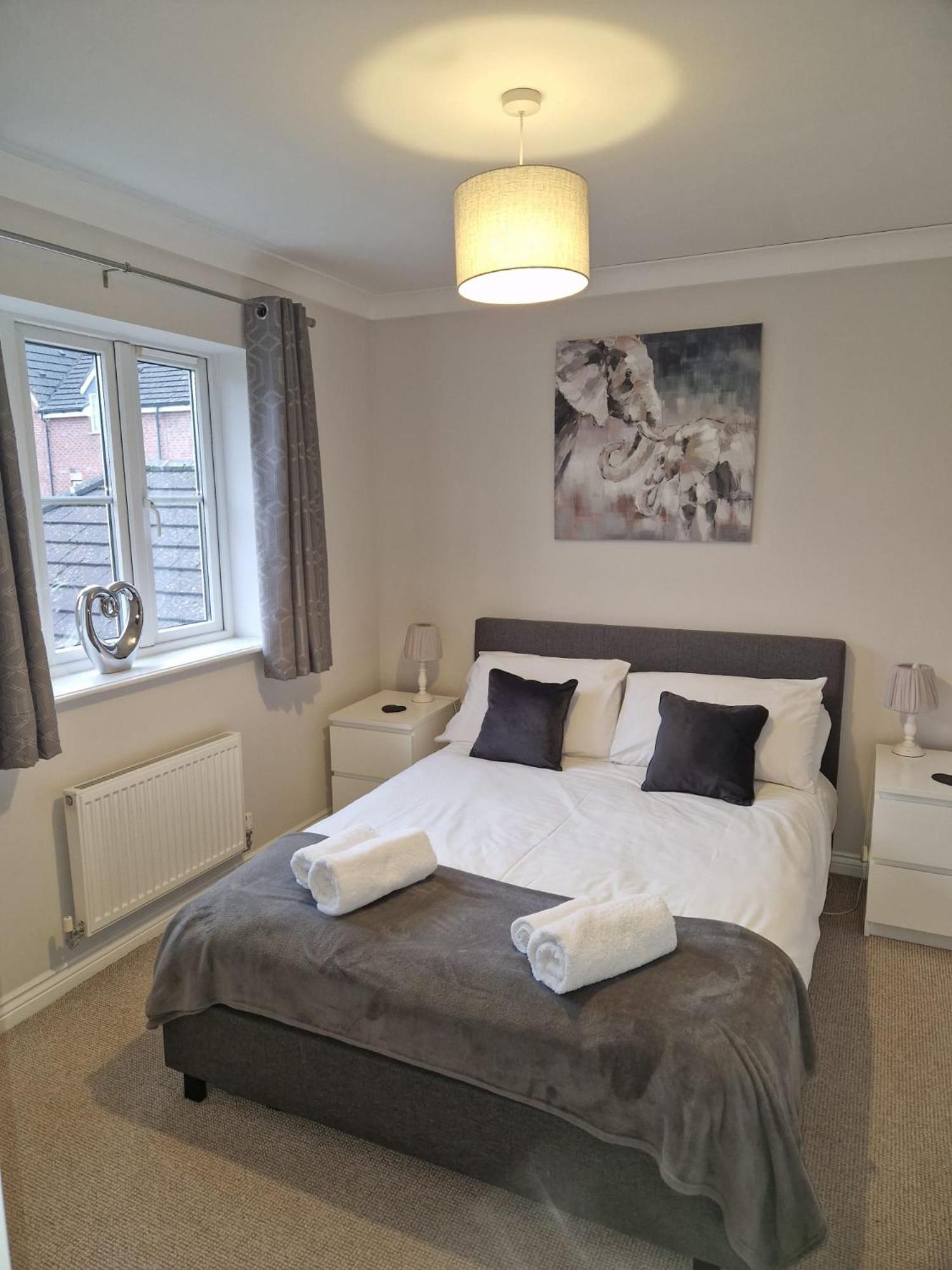 Hereford - Finch House - Modern 4 Bedroom House Located In South Hereford, Dog Friendly With Nearby Countryside, Pool Table, Sleeps Up To 10 Guests - Hosted By Rentmyhouse 외부 사진